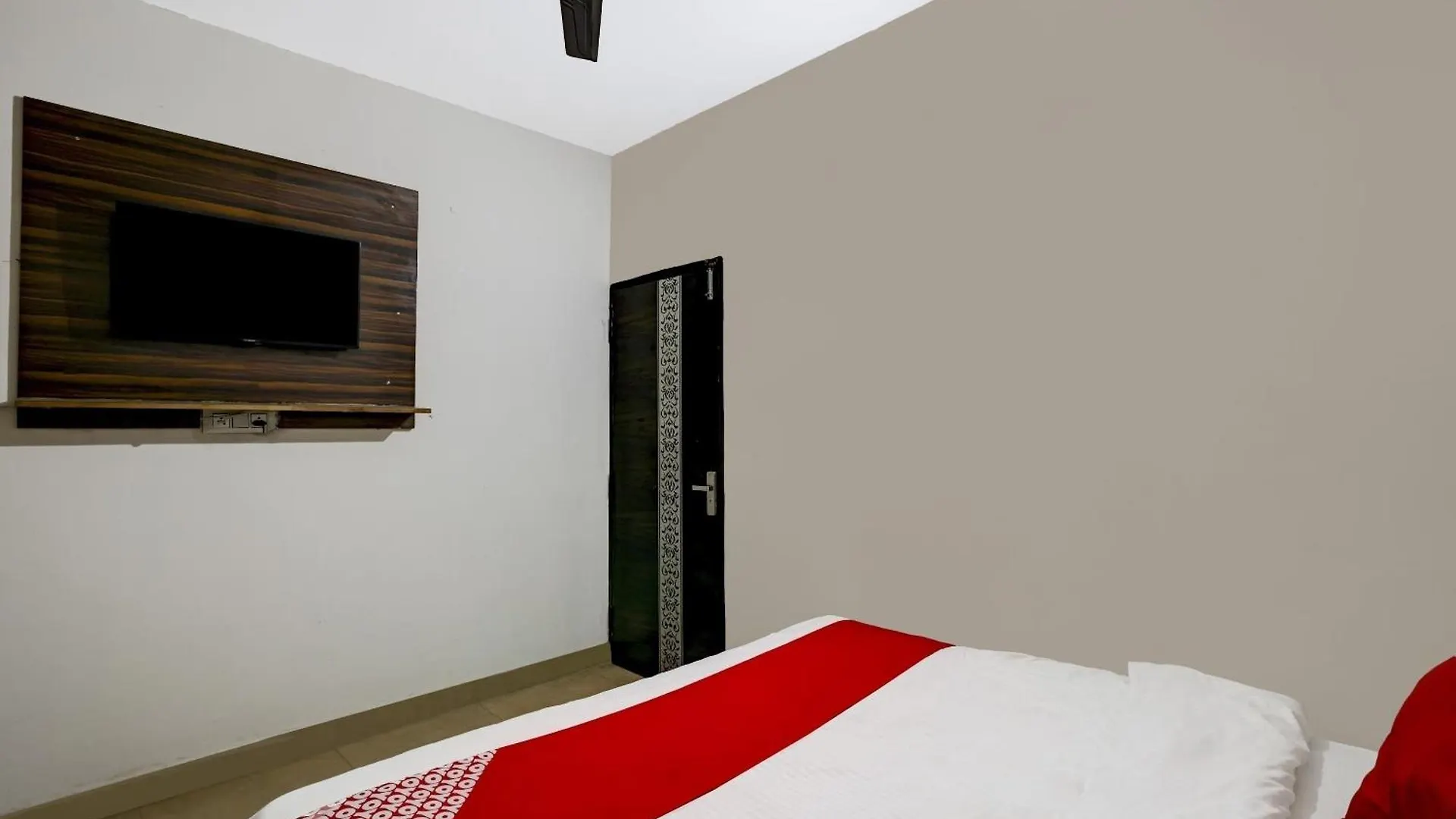 Hotel O Relax Inn Delhi  4*, Delhi (National Capital Territory of India)